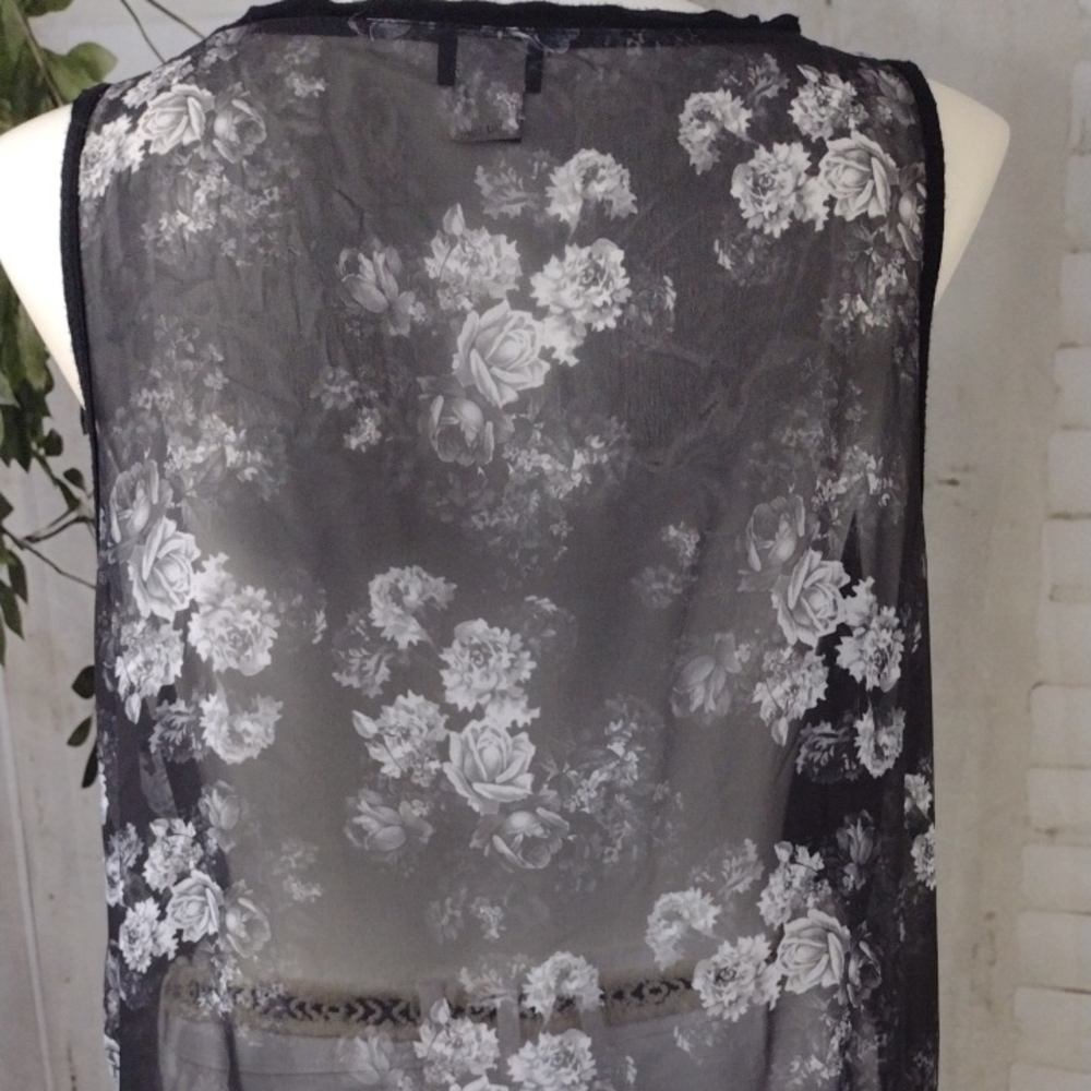 Torrid Graphic Gray and Black Sleeveless Tank Top, Size 2X - Picture 7 of 7